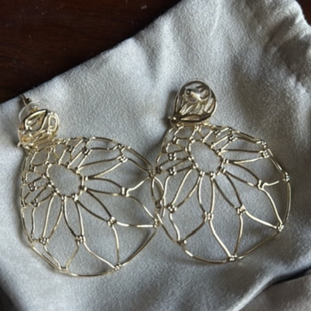 Kendra Scott gold earrings VGUC